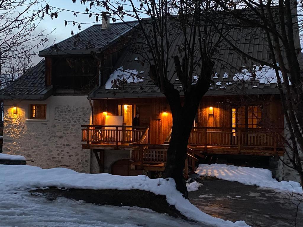 Superbe Ferme Renovee En Chalet De Luxe En Pleine Nature Barcelonnette Exterior foto